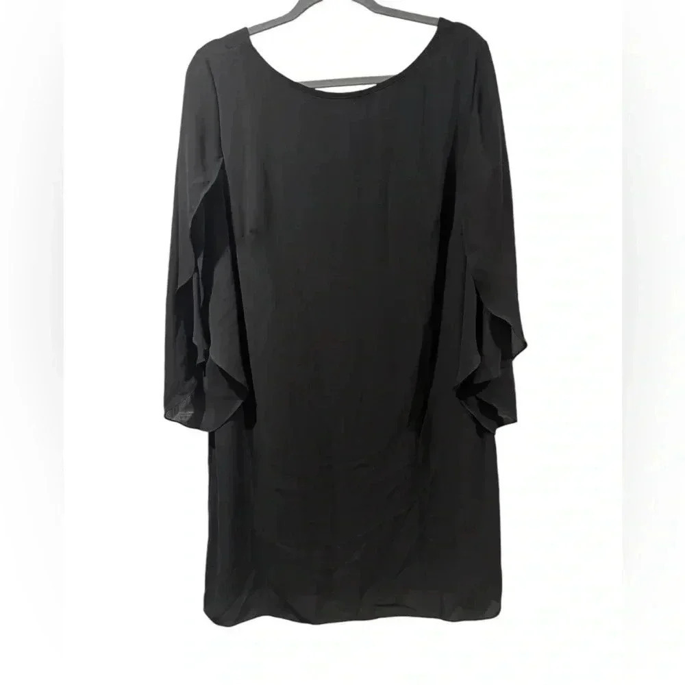 Flutter sleeve shift dress